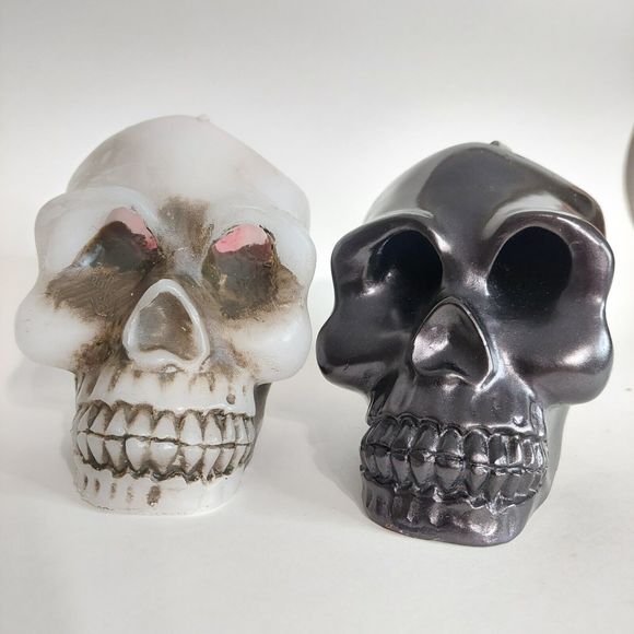 Bleeding Skull Candle Gothic Halloween Decor White & Black 2 PC Set Skel… - Picture 2 of 10